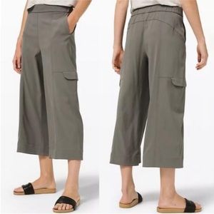 Metropolis Maven High Rise Crop Wide Leg Cargo 21” in Grey Sage size 4